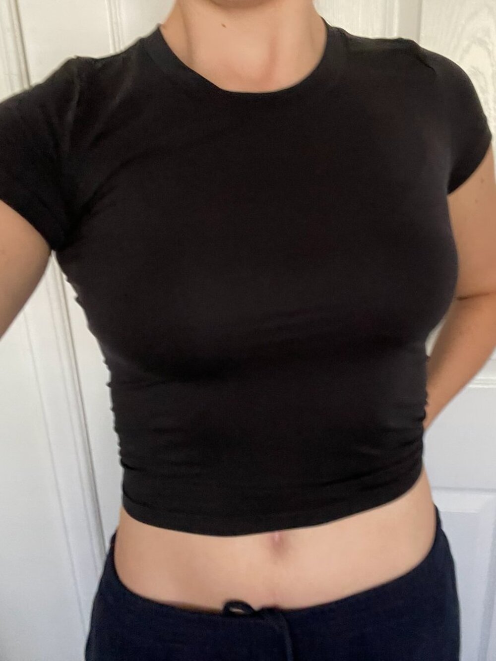 Aritzia Sunday Best Black Seamless Crop Tee!